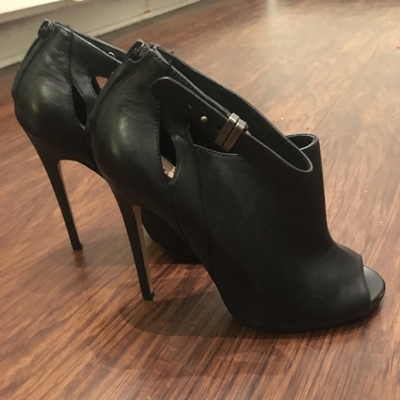 Sexy black booty with ankle strap - Picture 5 of 7